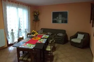 Casa Vacanze a 500mt dall'Autodromo Motodromo con parcheggio privato - Ottobiano