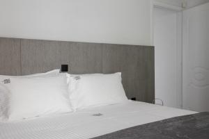 Varkiza Sea Front Residence by First Class Properties