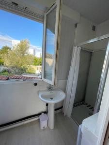 Appartements Appartement calme et lumineux - parking privatif - Metro a 5mn : photos des chambres