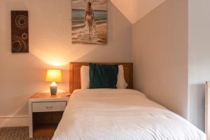 Single Room room in Plough Hotel