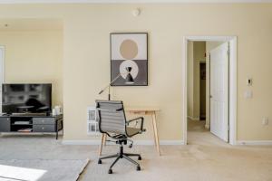 San Bruno 2br w pool spa gym nr groceries SFO-1398