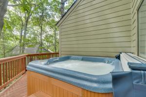 Wintergreen Home with Hot Tub, Deck and Mountain Views