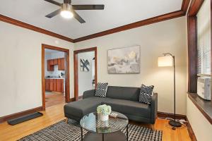 Warm & Inviting 2BR Apartment - Fullerton 1B