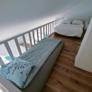 Ceglana kamienica nad Wisłą