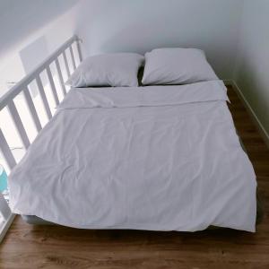 Ceglana kamienica nad Wisłą