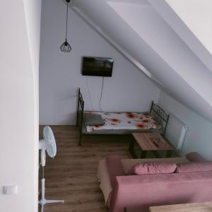 Ceglana kamienica nad Wisłą