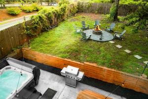 Twin Homes - 8 Bedroom Retreat In Central ATL