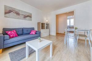 Appartements 2 chambres, calme, tout equipe, commerces au pied : photos des chambres