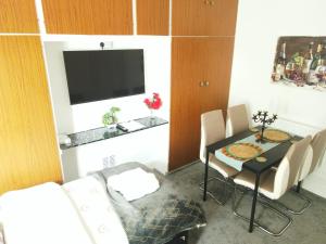Service Accommodation 2 Bed Room apartment in Newport South Wales Near Celtic Manor ICC Wales