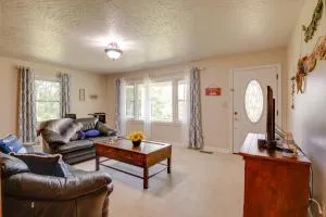 Scottsboro Retreat 4 Mi to Guntersville Lake - Dutton