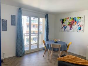 Appartements MIMOSA- 5 min gare- arrivee autonome- Parking & wifi Gratuit : photos des chambres