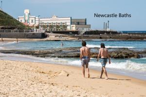 City Snug on Newcastle Beach - Parking Options