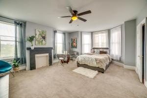 Pittsburgh Vacation Rental about 6 Mi to Downtown!