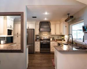 Cozy Coastal Haven-Private Pool & Outdoor Kitchen