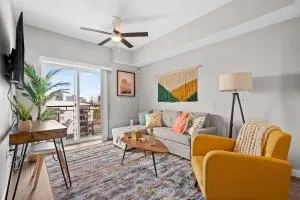 Heart of SLC Stocked w Everything you need - Cobble Knoll Condominium