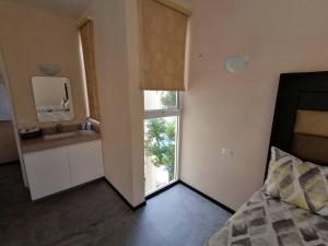 Marysol great views beachfront next to nomads d3