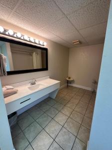 River Place Condos #509 1BD, 2 Bath