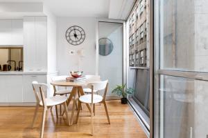 Collins Central Sleek Light-filled Pad in the CBD