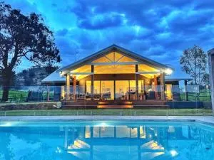 The Barn - Unique Luxury Stay - Willow Tree