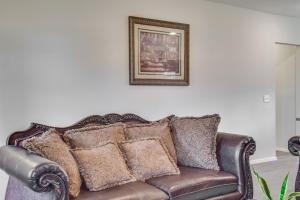 Charming Arkansas Getaway - Walk to Downtown!