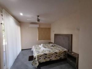 Marysol beachfront next to nomads d4