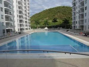 Espléndido y Fantástico Apartamento en Girardot. 4 Piscinas, WiFi, Parque infantil, Parqueadero privado. - Santa Sofía
