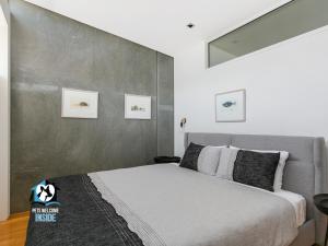 New York Loft Style Esplanade Retreat