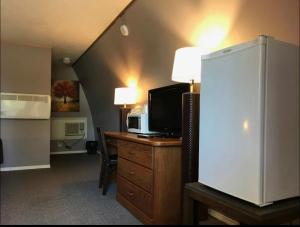The little chalet motel