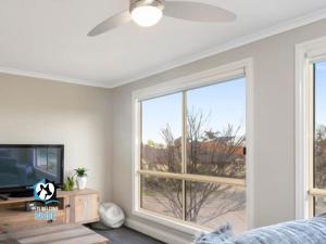 Renovated Beautiful Holiday Home with a Private Beach & Stunning Views!