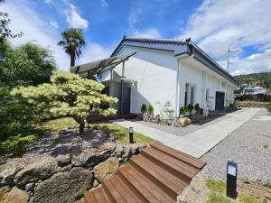 Baerongnamu Private Stay