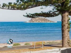 Three Level Esplanade Magic with Stunning Views - Kilki