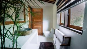 Phòng Đôi Loại Sang (Deluxe Double Room)