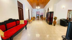 RED ROSE HOLIDAY HOUSE