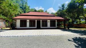 RED ROSE HOLIDAY HOUSE