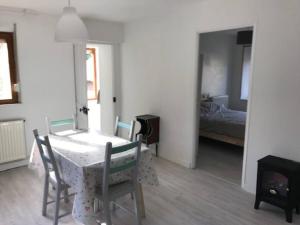 Appartements Appartement dans village verdoyant-Nice flat : photos des chambres