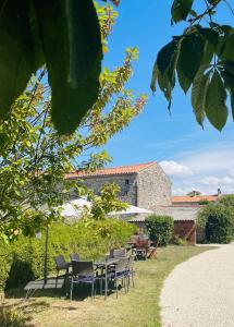 Maisons de vacances Les Gites du Paille : Maison 3 Chambres