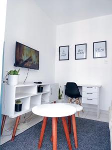 Racecourse Studio Apartments