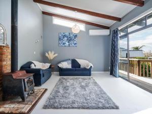Paku View Retreat - Tairua Holiday Home