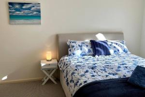 Villa Asteri, Hawks Nest: Walk to everything!