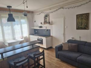 Cosy 2 room apartment with nice vibe, for up to 4