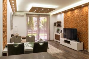 Slate Wood Apartment