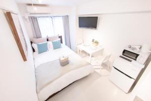 walk to Higahsi Shinjuku sta. EEY