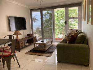 Cozy, 2 bedroom beachfront apartment