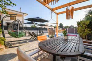 Nektarios & Eftychia Suites