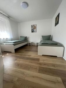 Schönes Apartment am Goldberg See OF01