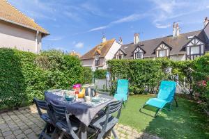 Azul - Maison avec jardin à 200m de la plage - 1hvězdičkové hotely ve městě Courseulles-sur-Mer