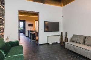 Leone Apartment with Garden by Wonderful Italy