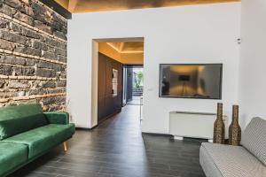 Leone Apartment with Garden by Wonderful Italy