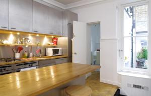 Stylish Central London Duplex with Private Patio