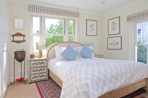Spacious 2-Bedroom Notting Hill Flat Near Portobello Market